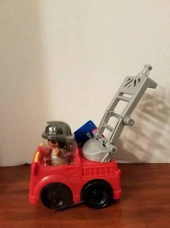 Fisher Price Little People Fire Engine Truck Station Ladder with Girl 2