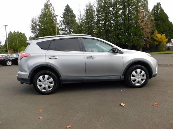 2016 Toyota Rav4 RAV 4 LE Sport Utility 4D SUV 19