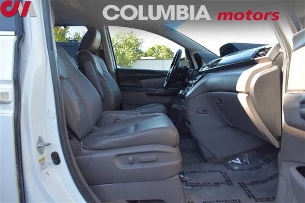 2013 Honda Odyssey  Touring Van 23