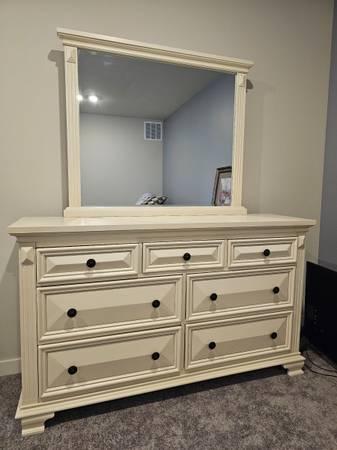 Dresser with Mirror and Nightstand 2
