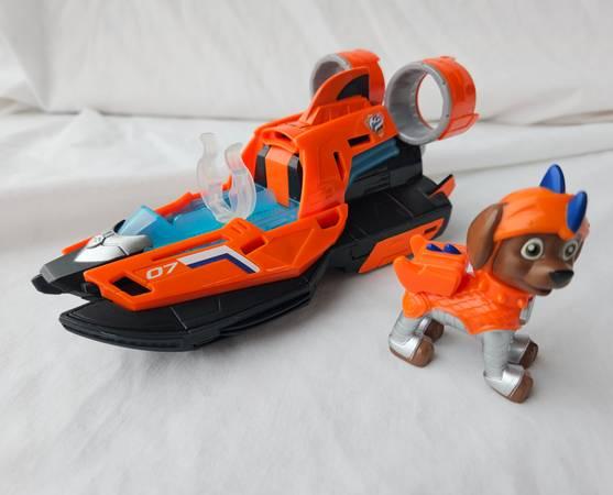 Paw Patrol Zuma Action Figure Deluxe Light Up Vehicle Hovercraft Toy 3