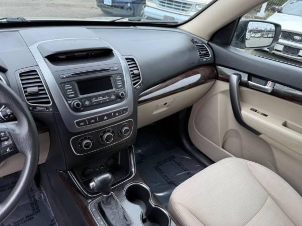 2014 Kia Sorento AWD All Wheel Drive LX  4dr SUV SUV 13