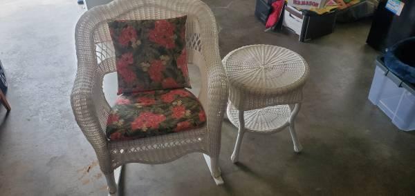 White wicker rocking chair with cushion and pillow and round table 4
