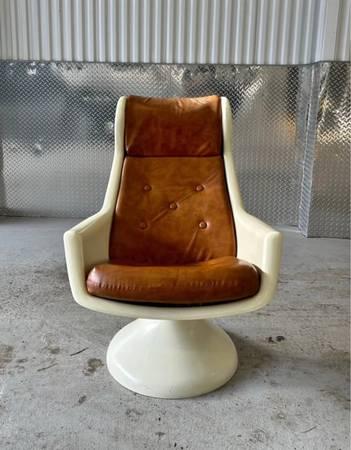 Vintage Space Age Lounge Chair