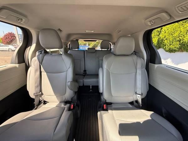 2023 Toyota Sienna AWD All Wheel Drive Certified Mini Van XLE Passenger Van 18