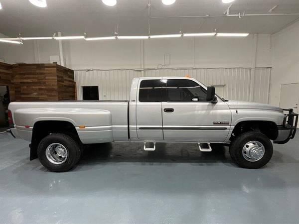 2002 Dodge Ram 3500 5.9L DIESEL/ SLT Laramie Quad Cab 4X4 / DUALLY 3500 4