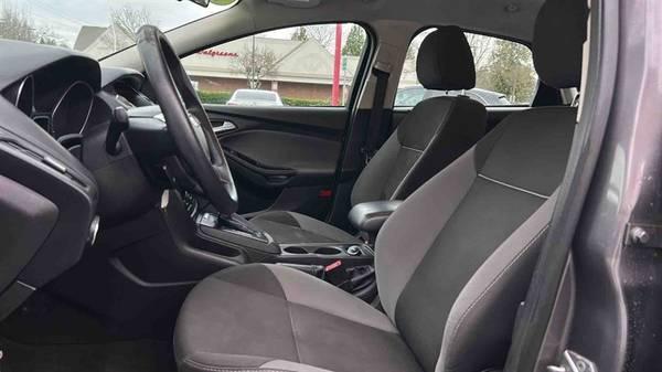 2014 FORD FOCUS  SE HATCHBACK 4D Hatchback 6