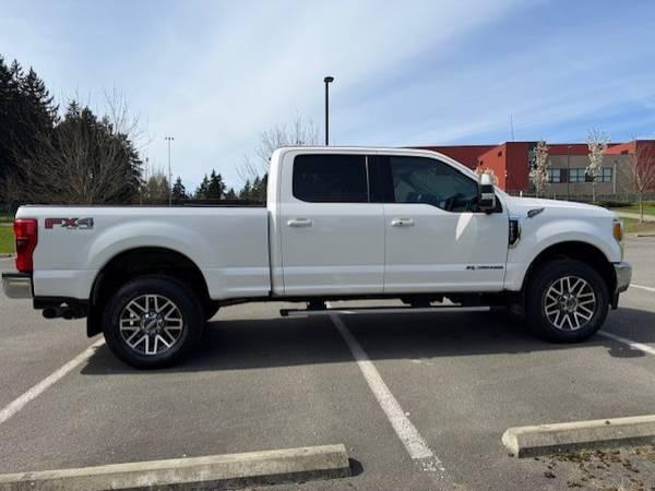 2017 Ford F250 Lariat Super Duty Crew Cab 2