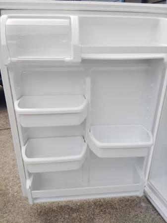 Can deliver for Free( Kenmore Refrigerator 18 cu ft 7