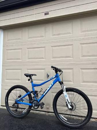 Giant Yukon FX – Full Suspension Mountain Bike - Medium frame - Bicycl