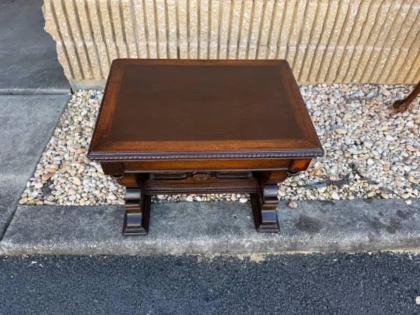 Walnut Trestle Base Table by Kieh furniute 3