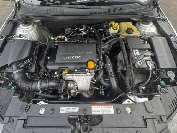 2012 Chevrolet Cruze LT Sedan 4D 15