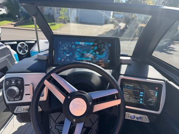 2018 Malibu Wakesetter 23LSV 11