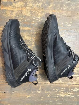 Men's Columbia Hiking Shoe Size 8.5 with box 5