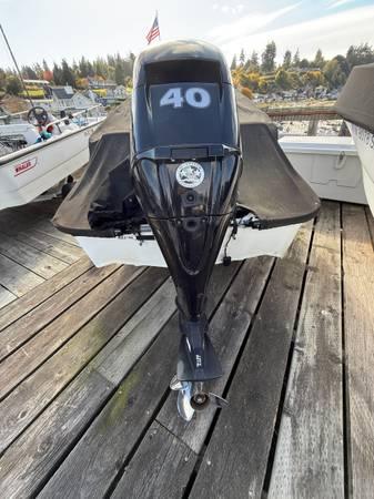 2008 50th Edition Boston Whaler 3