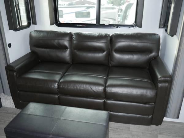 2022 Keystone Montana 3763BP 15