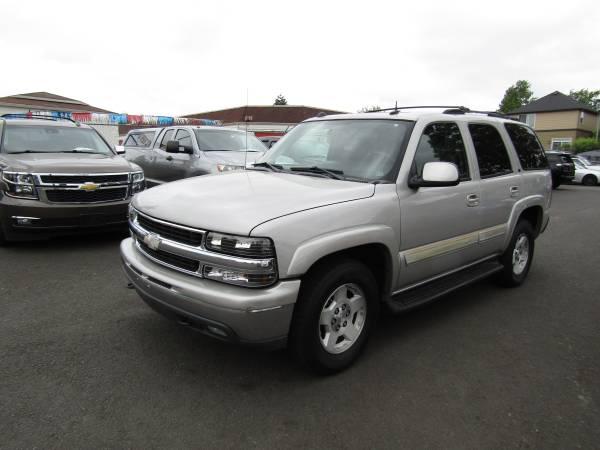 2004 Chevrolet Tahoe LT 4X4, 3rd Row Seating, Moon Roof, Leather