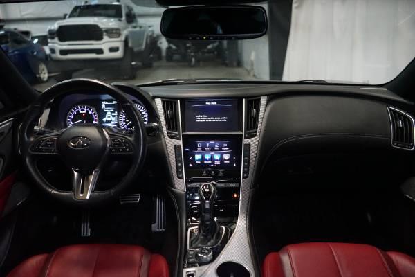 2017 INFINITI Q60 Red Sport 400 // AWD // Red Leather // Serviced!!! 9