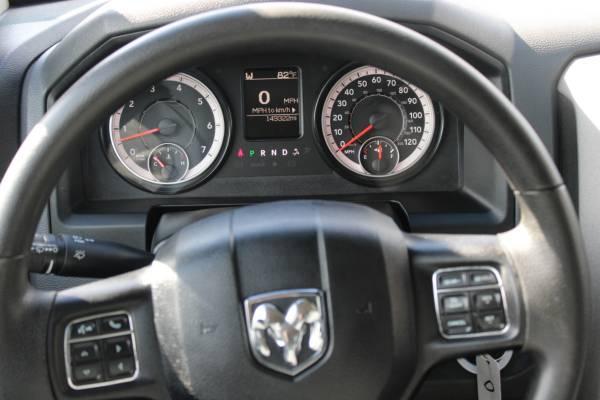2016 RAM 1500 4x4 4WD Dodge  Crew Cab 140.5 Express Truck 8
