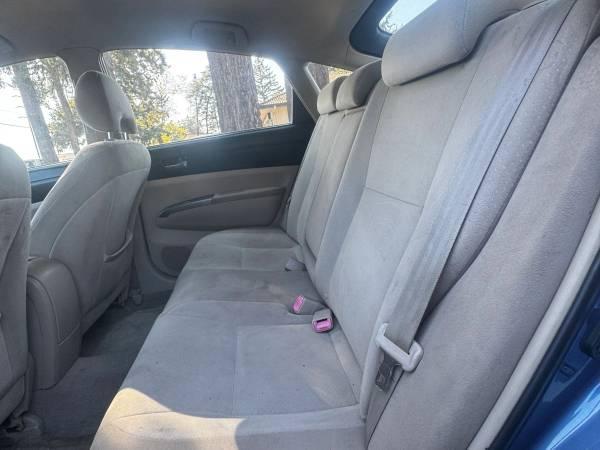 2005 Toyota Prius Hatchback 4D 13