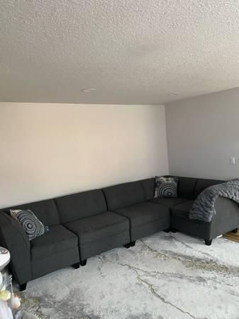 7 PIECE LIVING ROOM SET/COUCH