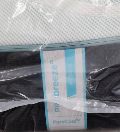 King Size TEMPURPEDIC ProBreeze MEDIUM Hybrid MATTRESS( I DELIVER)