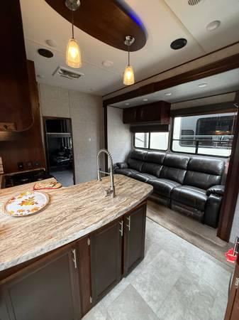 2018 Vengeance By Forest River 42’ Toy Hauler F/W 1 Slide Rear Garage 8