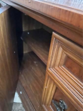Vintage late 60'searly1970's cabinet credenza/tv stand/buffet 7
