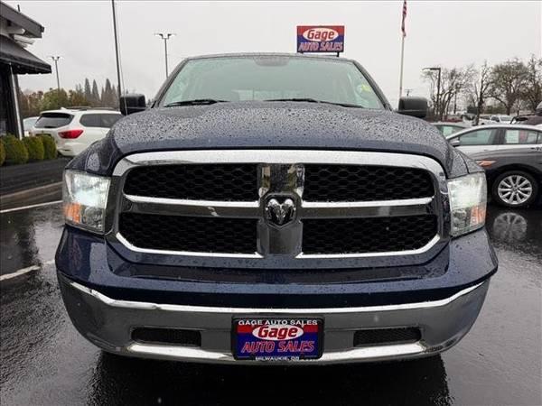 2020 RAM 1500 Classic 4x4 4WD Truck Dodge SLT Crew Cab 6.3 ft. SB Pickup 14