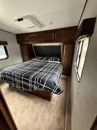 2018 Vengeance By Forest River 42’ Toy Hauler F/W 1 Slide Rear Garage 18