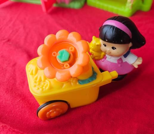 2002 Fisher Price Little People Sweet Garden Retired Toy 4