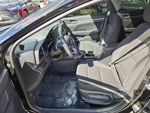 2020 Hyundai Elantra Value Edition Value Edition*Moonroof*Fuel Efficie 18