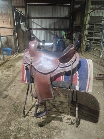 Trail saddle by Freedom Saddlery 2