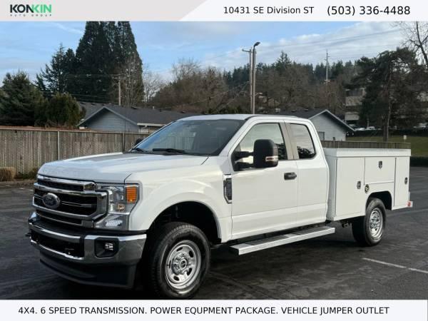 2022 Ford F250 Super Duty Super Cab 4x4 4WD F-250 XL Utility Truck 4D