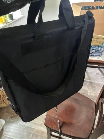 Large black travel bag 3
