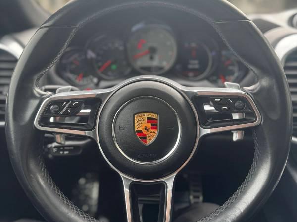 2017 Porsche Cayenne S Sport Utility 4D 10