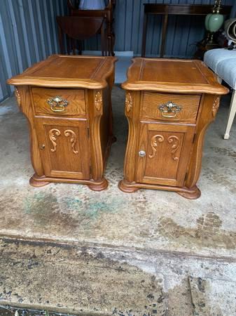 Vintage Solid Oak Nightstands – Pair!