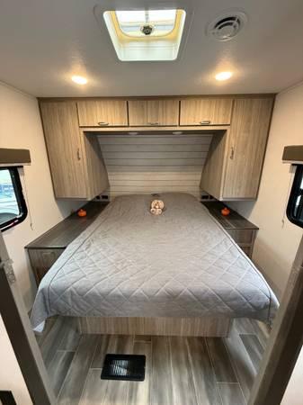2021 Keystone Passport SL 27’ 229RK Pull Trailer 1-Slide 18