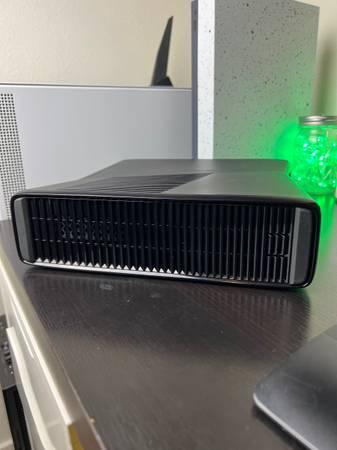 Xbox 360 Slim Console Bundle 8