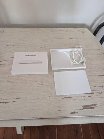 Apple Magic Trackpad 2 – Space Gray – Complete in Box w/ Cable (A1535) 2