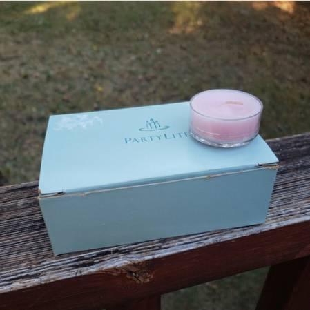 (10) PartyLite Strawberry Rhubarb Universal Tealight Candles - Retired
