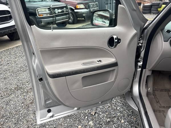 2006 Chevrolet HHR LS 14