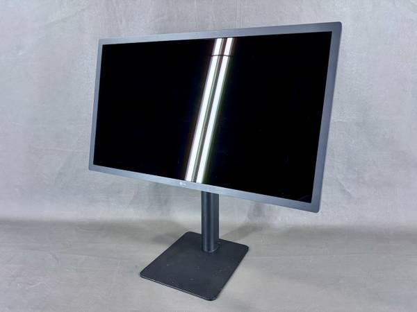 24" LG UltraFine 4K display for Mac 3