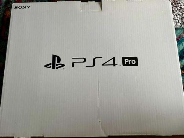 PS4 Pro 1TB (excellent condition, includes all cables and controller, in origina 6