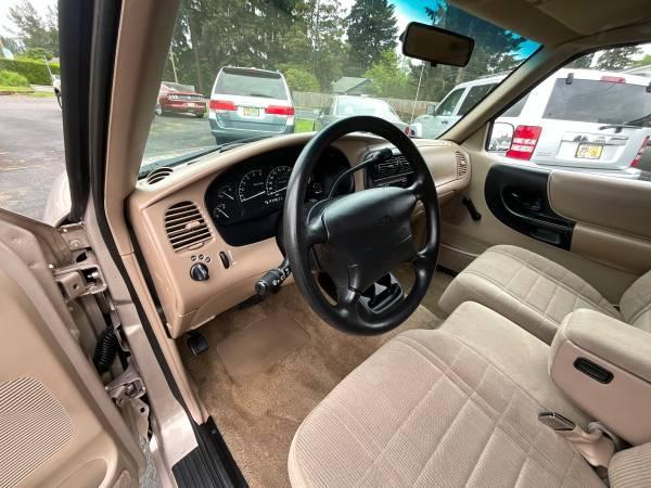 1997 FORD RANGER XLT 4 CYLINDER AUTOMATIC WITH ONLY 74K MILES 10