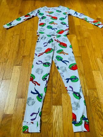 Nickelodeon Colorful Teenage Mutant Turtles PJs  , Sz 10 , 2 Pieces
