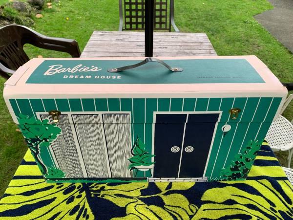 Vintage 1962 Mattel Barbie's dream house