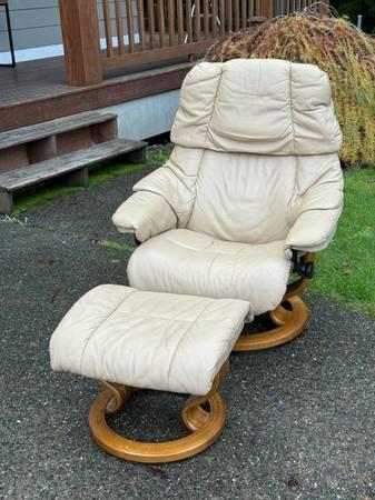 Ekornes Stressless  Chair And Ottoman 6