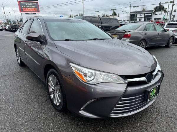 2015 Toyota Camry Hybrid Electric XLE Sedan 7