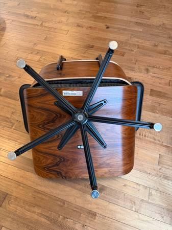 LIKE NEW 2024 Herman Miller Eames Lounge Chair & Ottoman 6